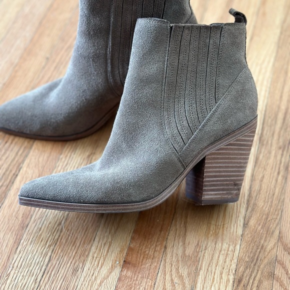 Marc Fisher Teona Pointy Toed Chelsea Booties - Picture 6 of 6